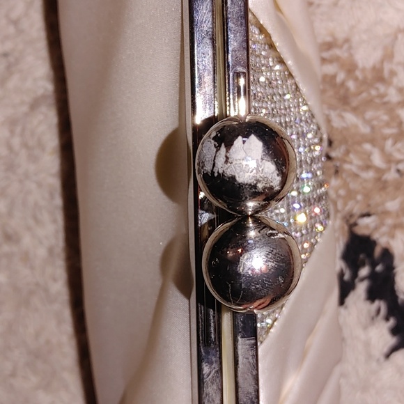 4 Formal Clutch Bags - Picture 10 of 13